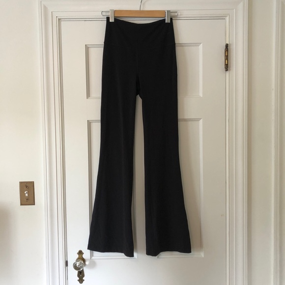 Lululemon Groove Flare Pant - Size 6 - Picture 3 of 6